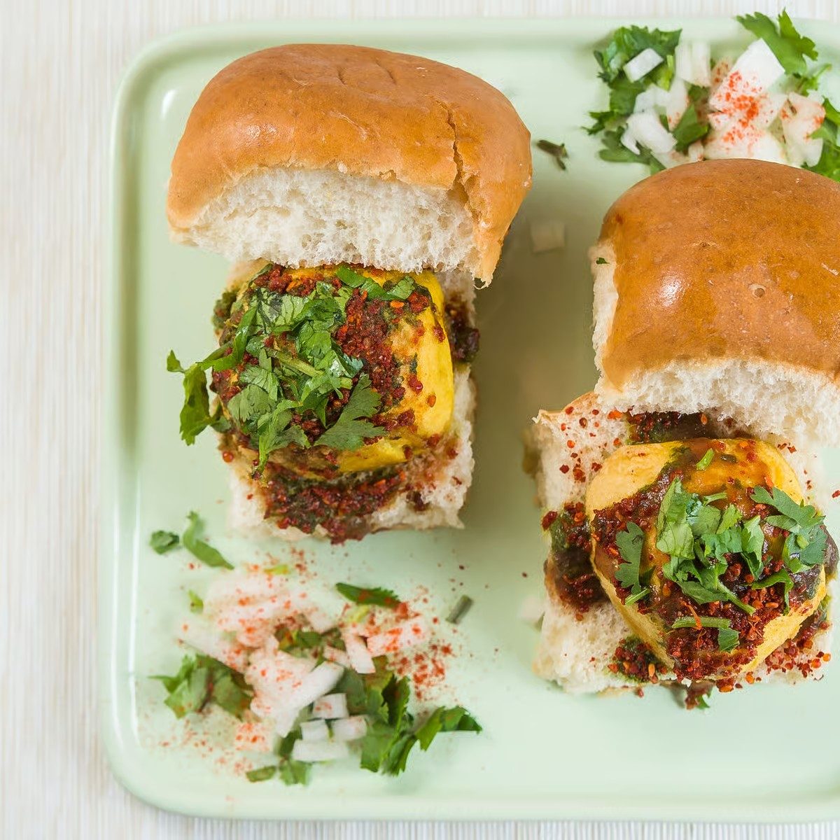 Pav Wada (2 Pieces).