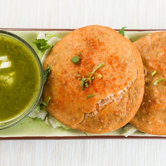 Khasta Kachori (1 Piece).