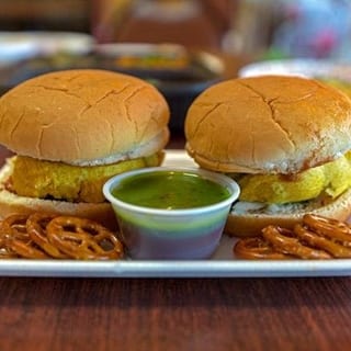 Pav Wada (2 Pieces)